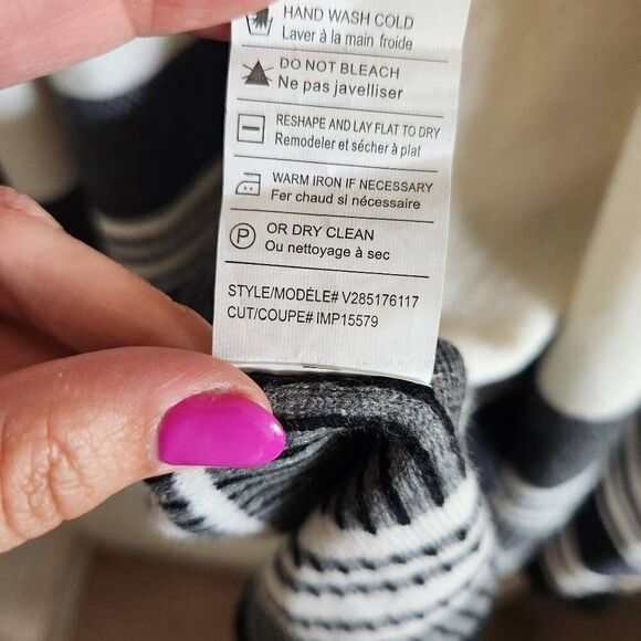 VINCE Cardigan Poncho Womens Medium Large Cashmere Wool Blend Ivory Black Stripe - Picture 5 of 5